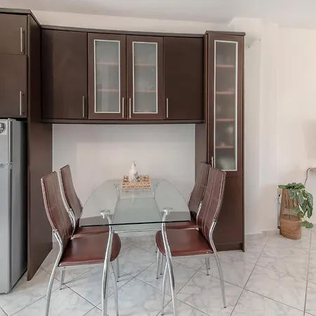 Aello Sea-seafront Apartament